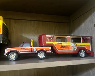 Nylint Stables Horse Hauler