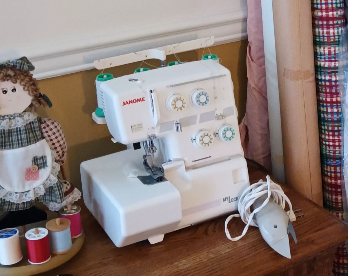 Willow Tree Estate Sales in Fabulous Four... starts on 11/4/2023