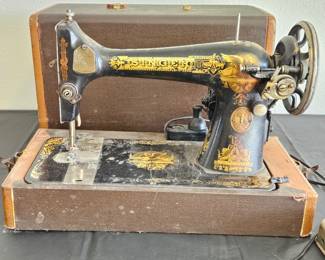 Antique 1923 Electric Singer Sewing Machine with Case