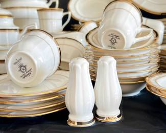 Beautiful 12 Place Settings of Noritake Fine China in Pattern "Gilded Age" in Cream with Black Coloring - Like New