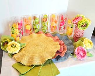 Colorful Summer Collection of Plastic Ice Tea Cups, Scalloped Placemats, Napkins and Flower Napkin Rings