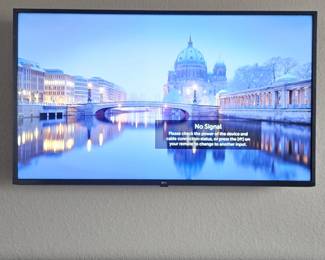 LG 50" Smart TV w/ Wall Mount Included - 2020 Model 50UM7300AUE