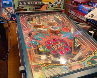 Vintage American Pinball Machine with box and it WORKS !