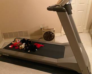 Precor 9.23 Treadmill 