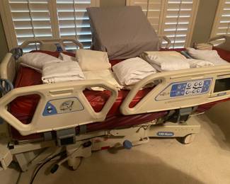 Hospital bed in mint condition, Total Care, Bariatric Plus, Hill-Rom 
