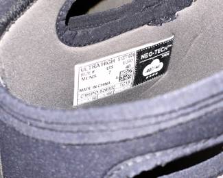 Bog Boots Ultra High Men's Size 10 & 7. Photo 3 of 3.