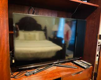 tvs, several available