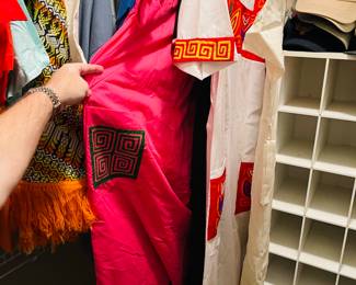 vintage ladies Panamanian mola clothing