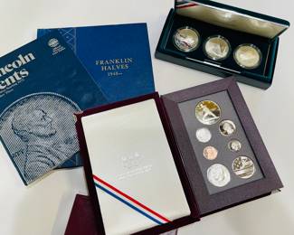 vintage coins, both American and Panamanian, lots of silver