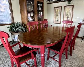 Beautiful Dining Table with 8 Chairs By: Canadel