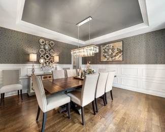 Dining Table w/ 8 Chairs 