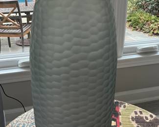 Frosted chiseled glass lamp