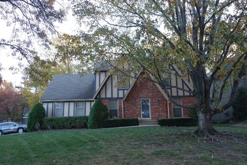 HSH Estate Sale in Lenexa Home starts on 11/16/2023