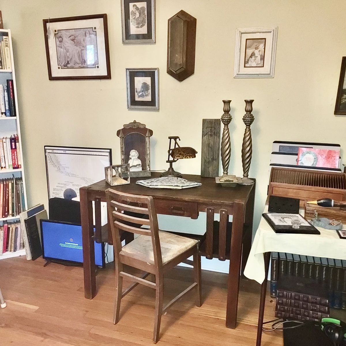 EAST DALLAS (LAKEWOOD) ESTATE SALE in Dallas, TX starts on 10/26/2023