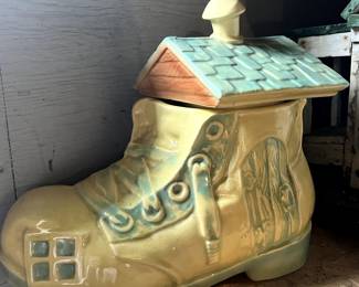 Brush 'Old Shoe' Cookie Jar