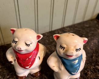 Salt n Pepper Shakers 