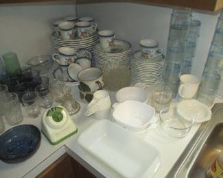 Set of dishes