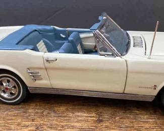 1966 Ford Mustang Convertible Die Cast Car