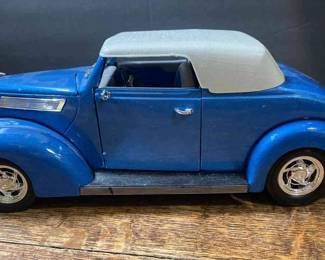 Road Legends 1937 Ford Convertible With Top Die Cast Car