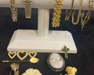 Seiko Womens Watch Bracelets And Brooches