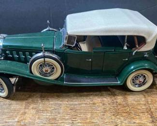 1932 Cadillac V16 Sport Phaeton Danbury Mint Die Cast Car