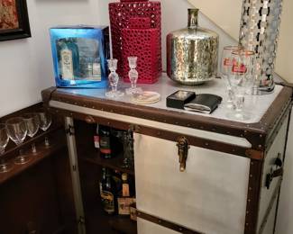 Home bar with locking trunk 