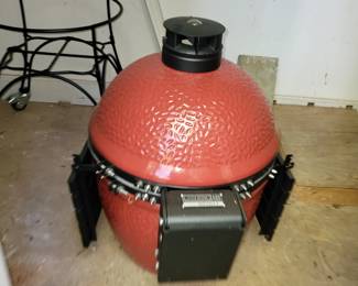 Big green egg with roller cart