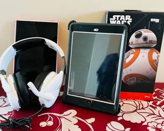 iPad & Star Wars toy