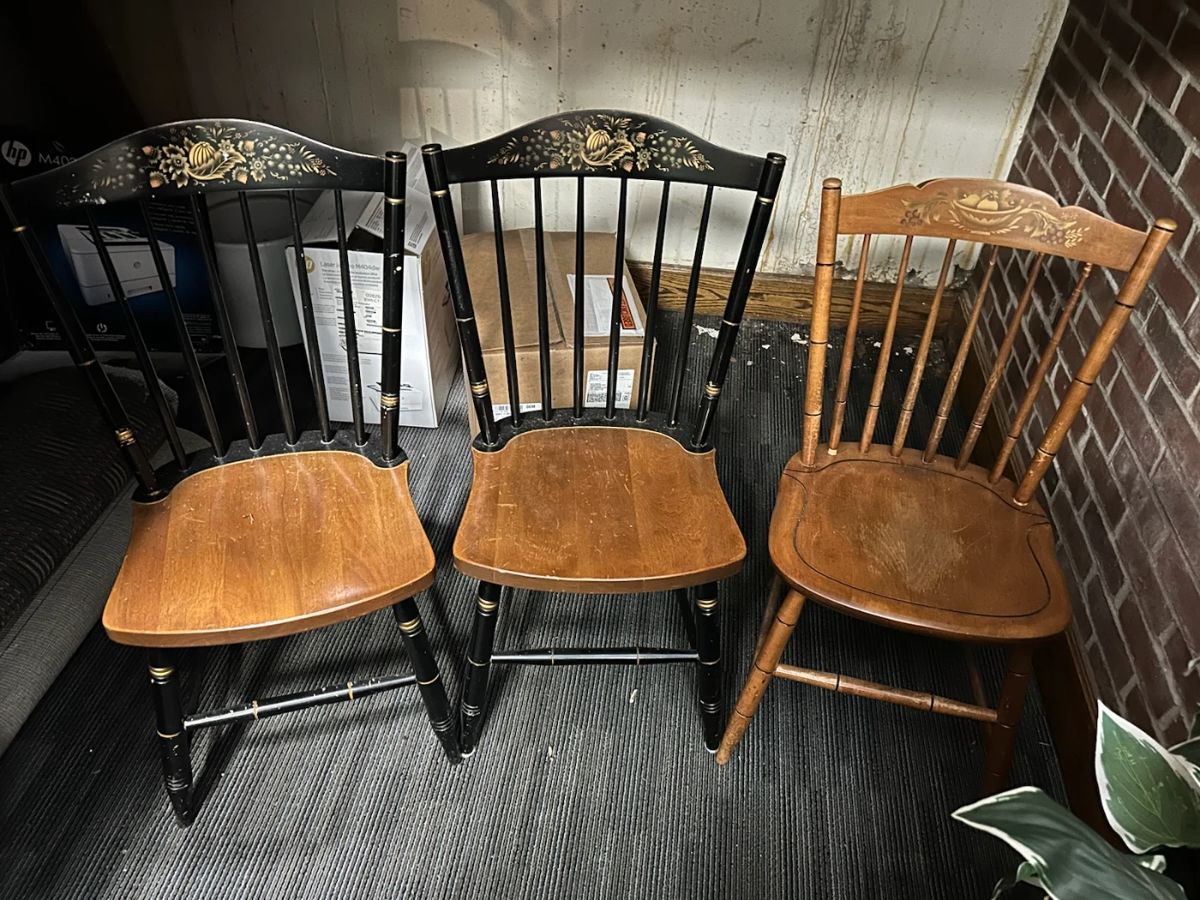 Pair of 2 tone Hitchcock Chairs
Single Hitchcock Chair