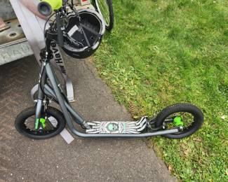 Mongoose Scooter w/Helmet