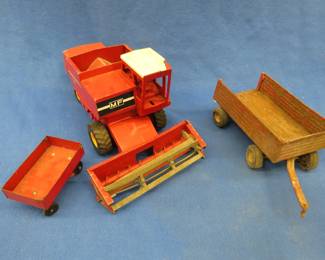 Lot 319. Vintage metal farm toys