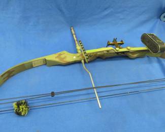 Lot 44. Vintage Oregon Valiant Crusader compound bow with specs shown in the photos