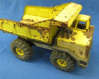 Lot 193. Tonka dump truck