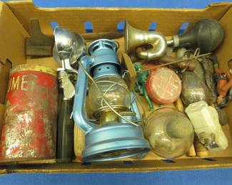 Lot 92. Vintage collectibles