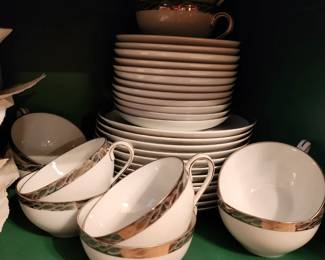 Fukagawa Arita Japan China Silver Lichen #917