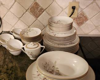 EMB2 (Gold Trim)
by EMBASSY (AMERICAN)