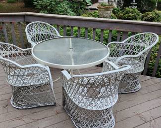 Russell Woodard Spun Fiberglass 4 Chair Dining Table Set