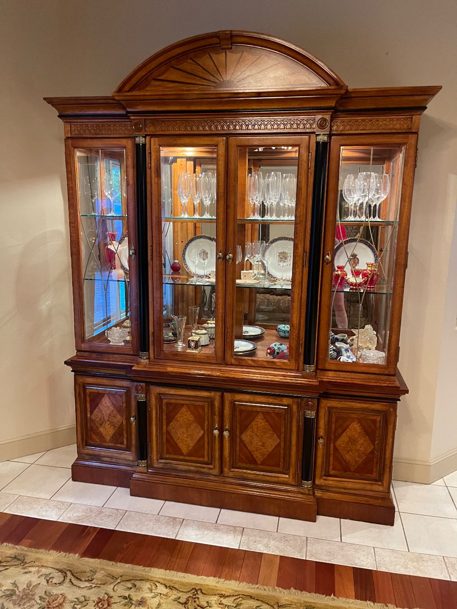 Estate Sale in Lubbock Country Club starts on 10/26/2023