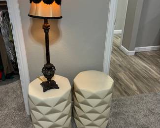 white 3D table stands