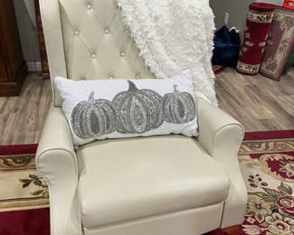 white accent arm chair