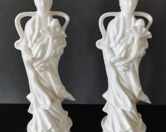 FINTAGE STAUE FIGURINES