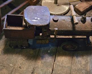 Metal riding locomotive