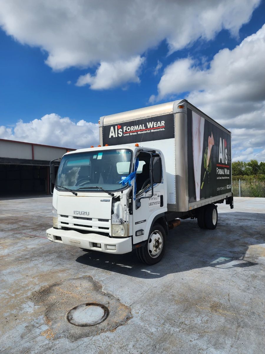 Al's Formalwear Warehouse in Houston, TX starts on 10/31/2023