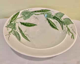 $45 - Sur La Table Made in Italy Large Rimmed 4 quart Serving bowl with Pea Pod Design - 13.5" diam, 4" deep