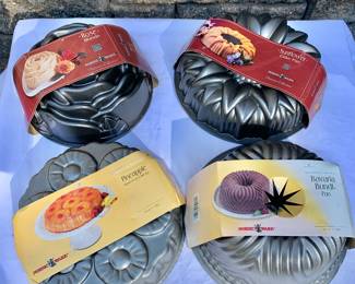 4 Bundt pans photo #2 - $20 each - Nordic Ware; $10 each bottom (BOTTOM RIGHT SOLD AC) (TOP LEFT SOLD) (SUNFLOWER SOLD)