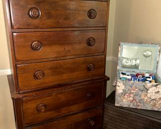 Antique chest of drawers
