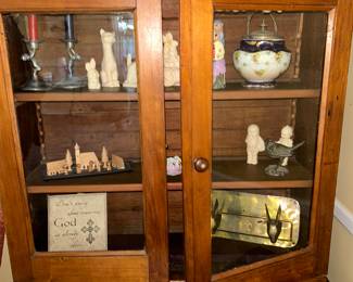 Darling Step Back cabinet