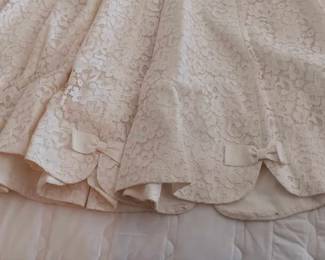 VINTAGE WEDDING GOWN