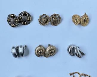 12 Vintage Clip On Earrings Including 2 Dior, 3 MMA, 3 Monet Clip Ons & More
Lot #: 70