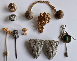 Vintage Rhinestone Shoe Clips, Stick Pins, Lapel Pins & More
Lot #: 101